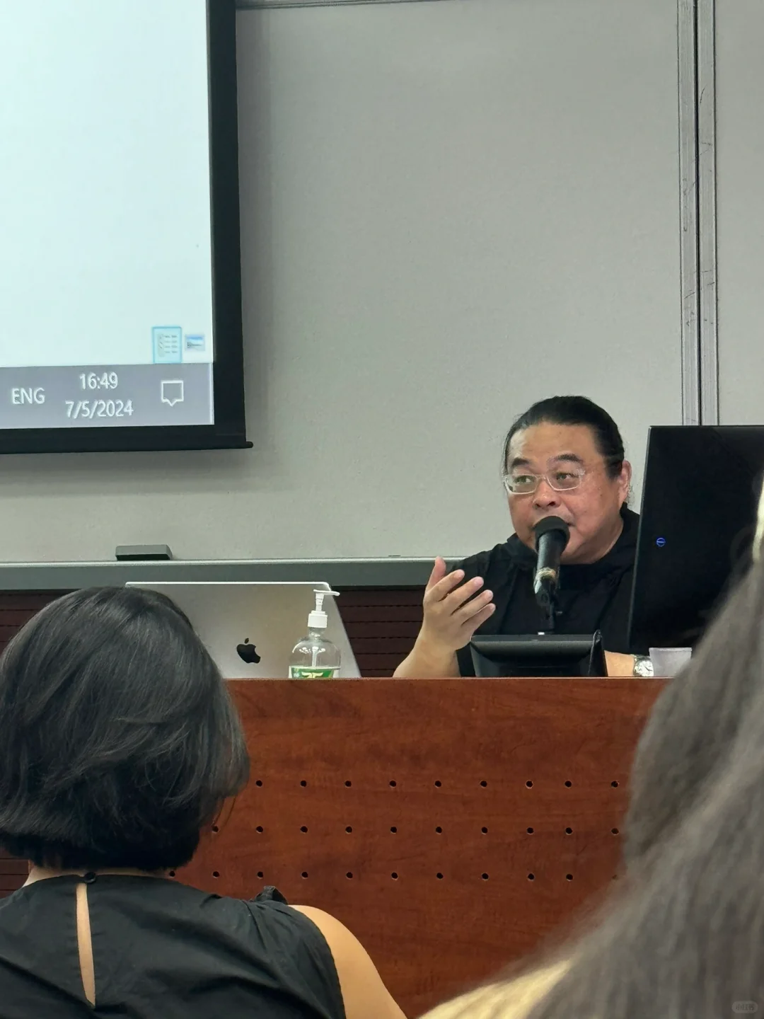 看电影看的还是不够够多 居然是第一次看到.