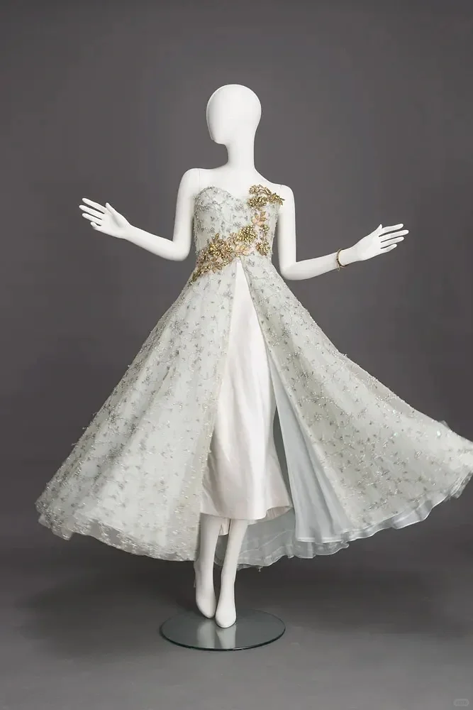 审美提升｜跟着电影学穿搭《女裁缝》