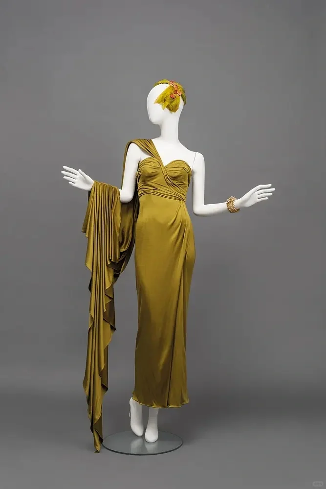 审美提升｜跟着电影学穿搭《女裁缝》