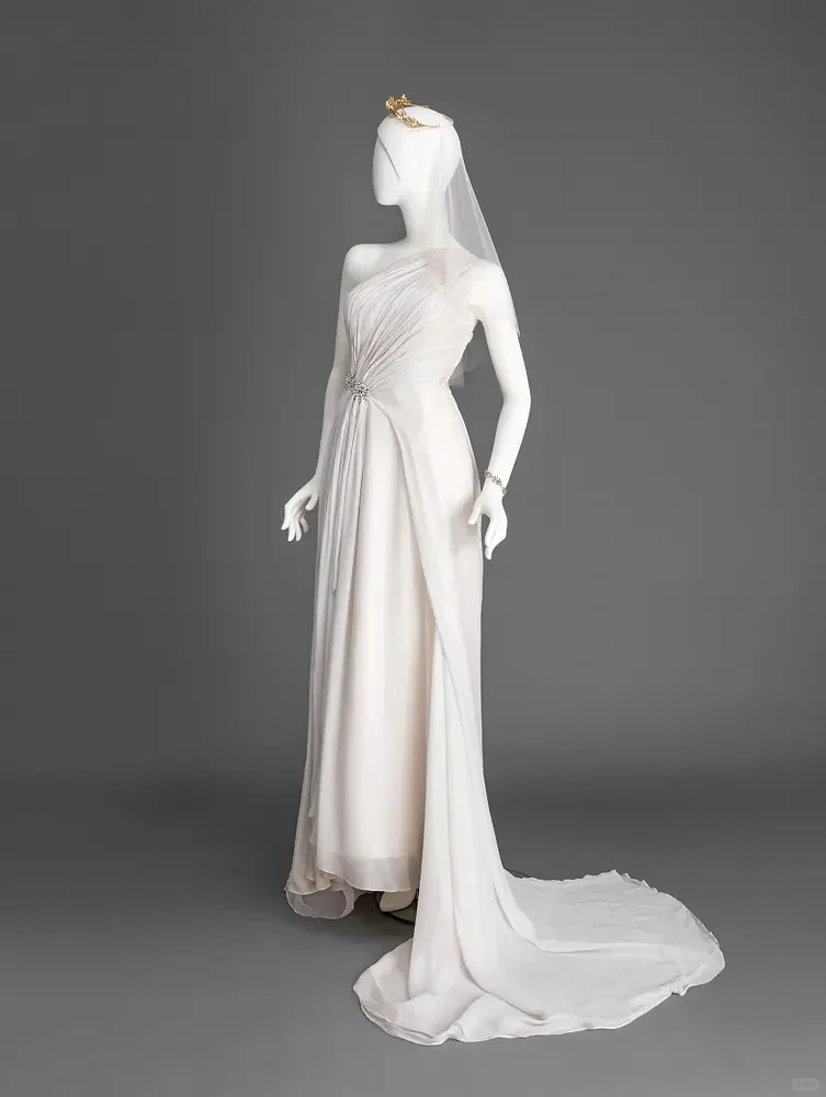 审美提升｜跟着电影学穿搭《女裁缝》