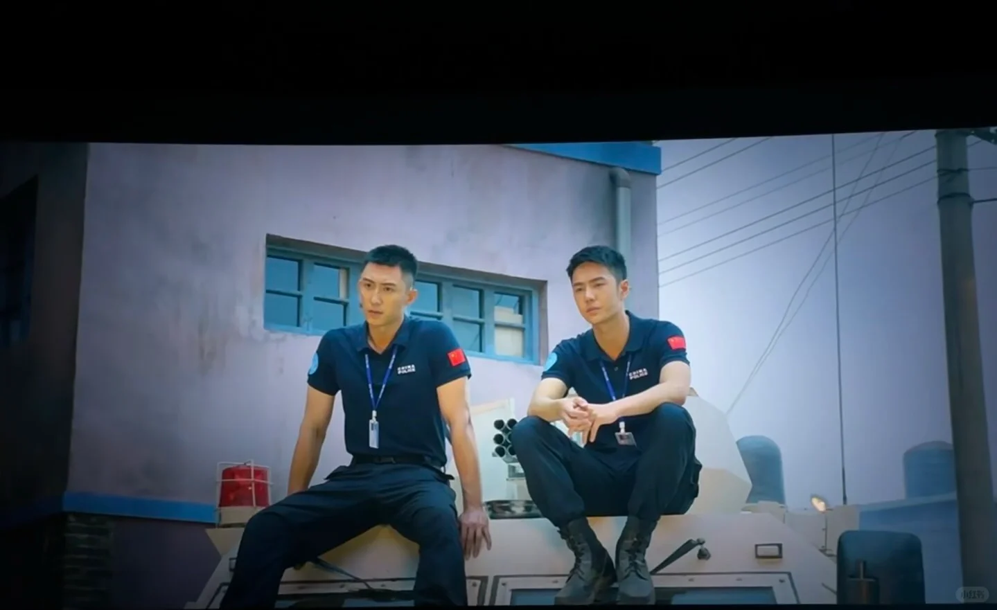 看王一博新电影居然对一部装甲车连环口吐芬