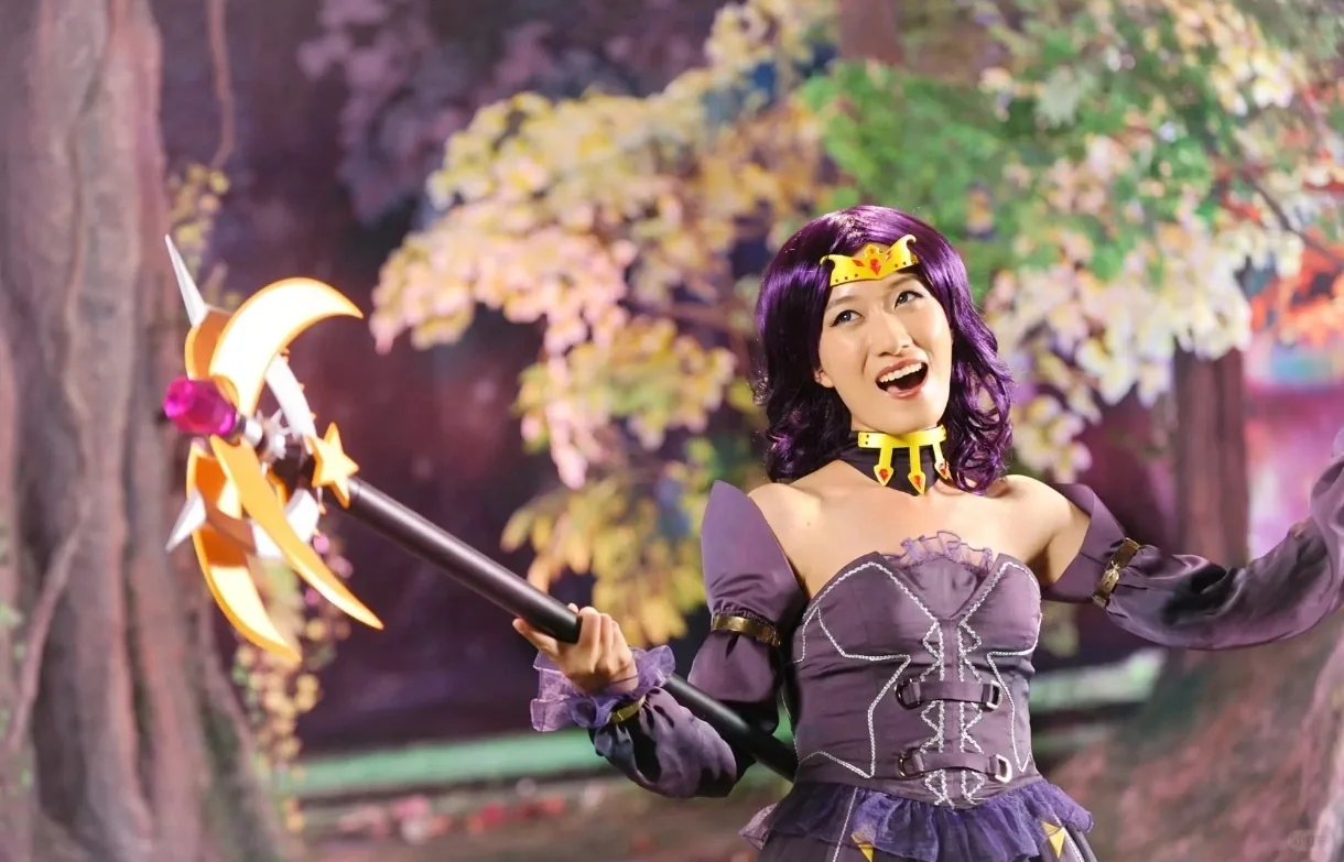 《巴啦啦小魔仙》大电影哈莱王后