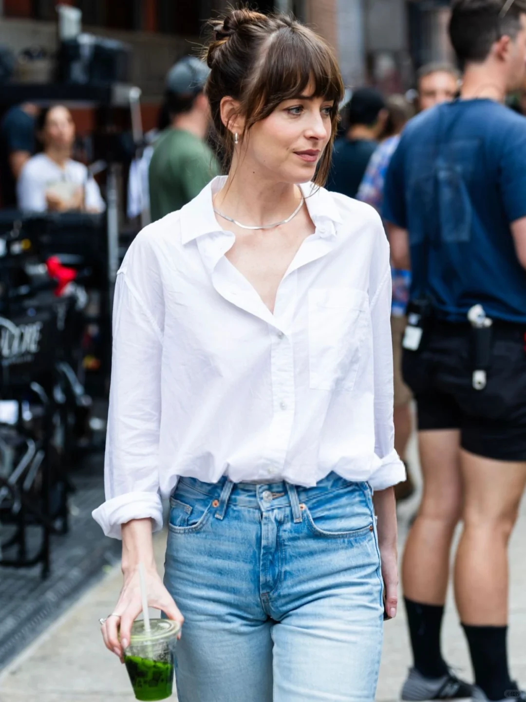 达妹纽约电影片场路透，氛围感的神