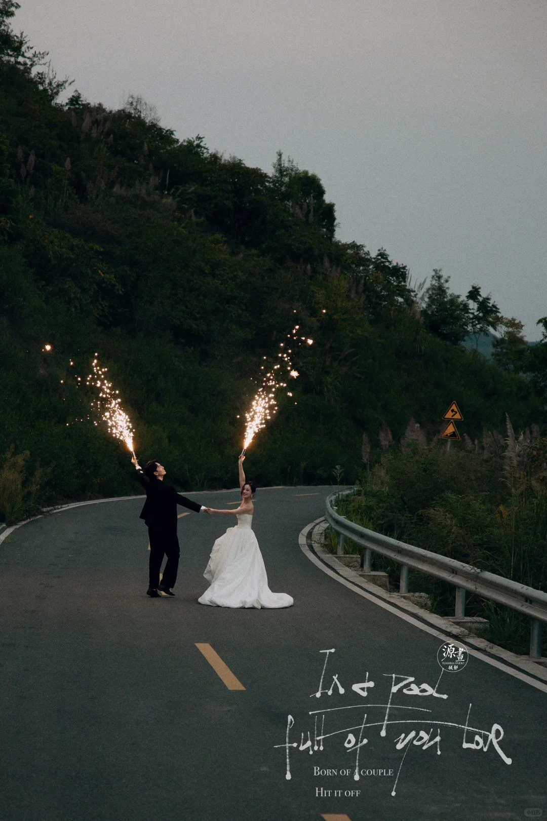 看了N遍❗️还是喜欢电影感超强的公路婚纱照
