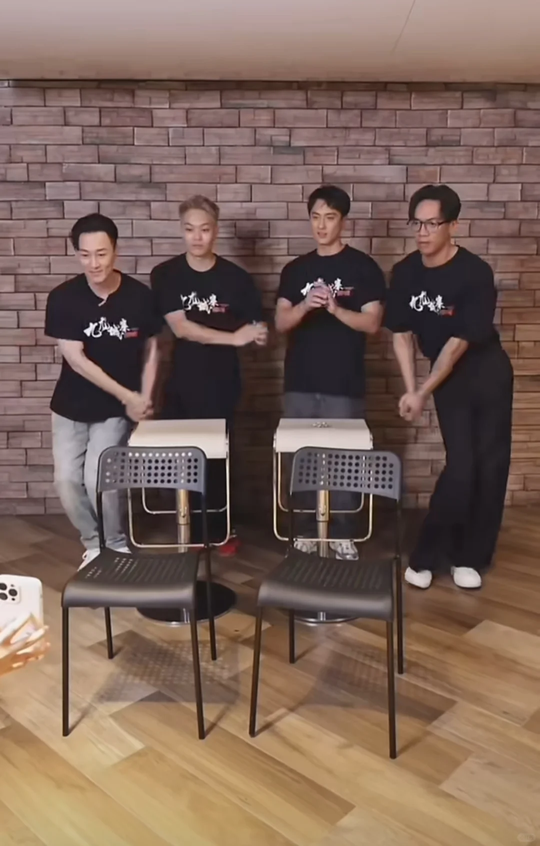 以后电影宣发和路演请按九龙城寨的程度卷