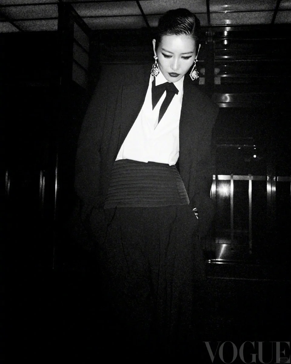 刘雯｜VOGUE中国版六月刊复古电影大片