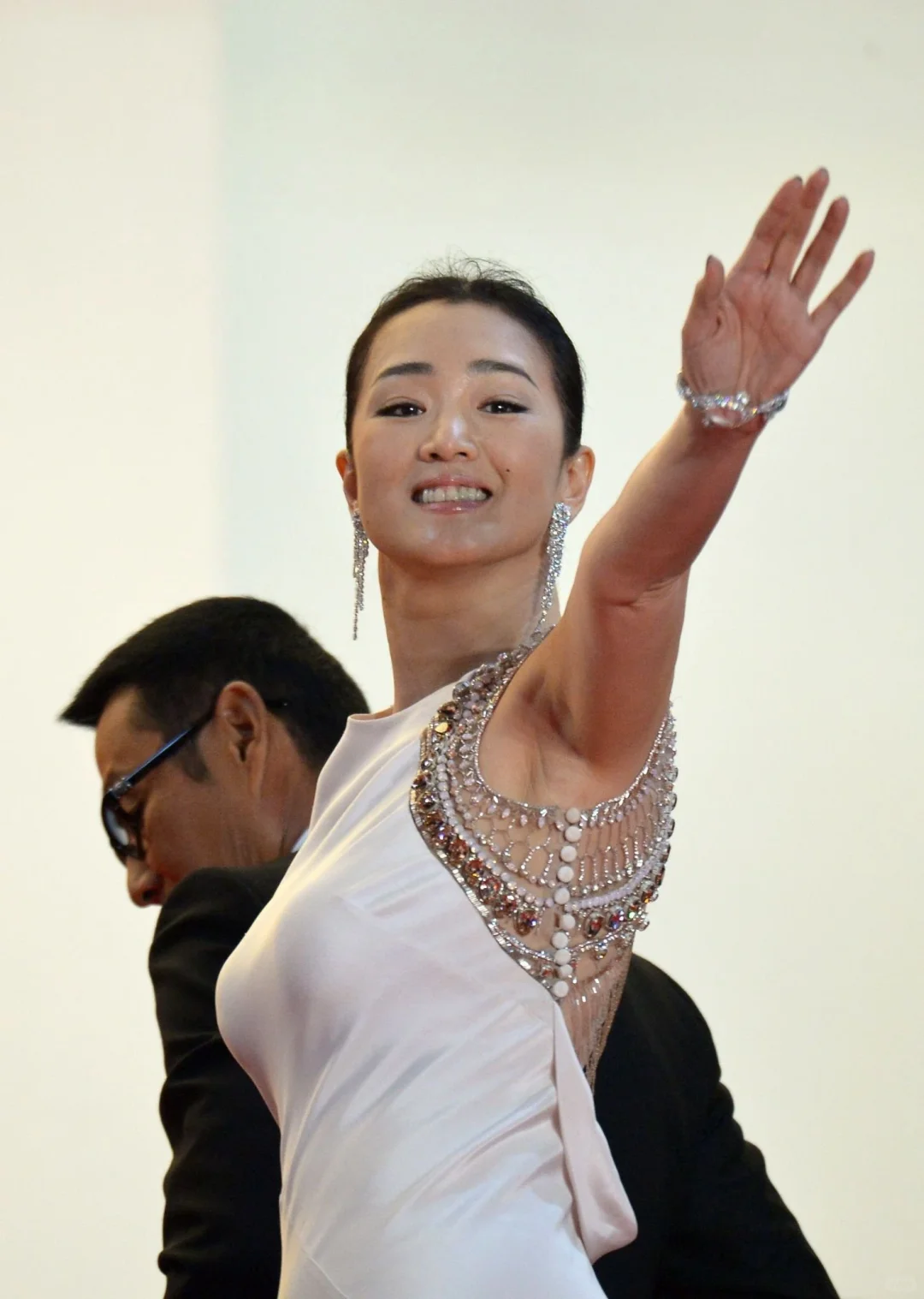 第二十次亮相戛纳电影节，巩俐的底气是作品