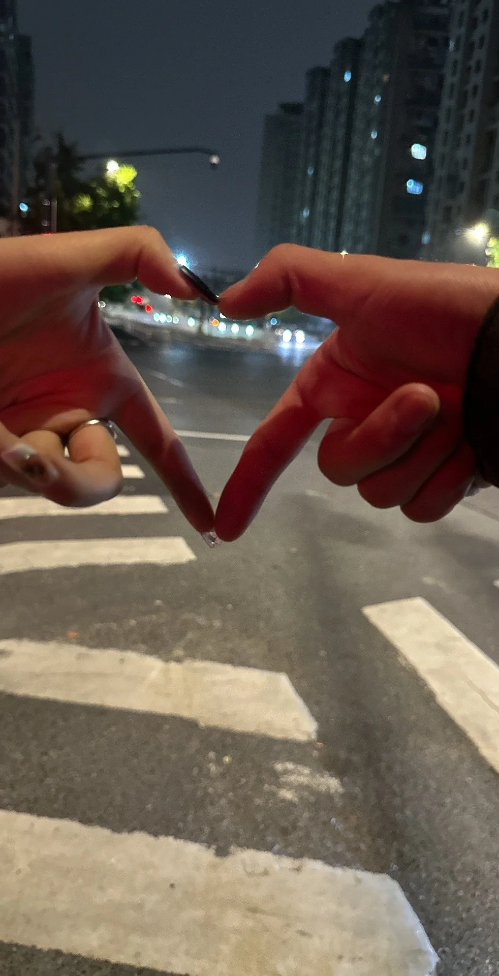 第一次和你一起看电影，散步！