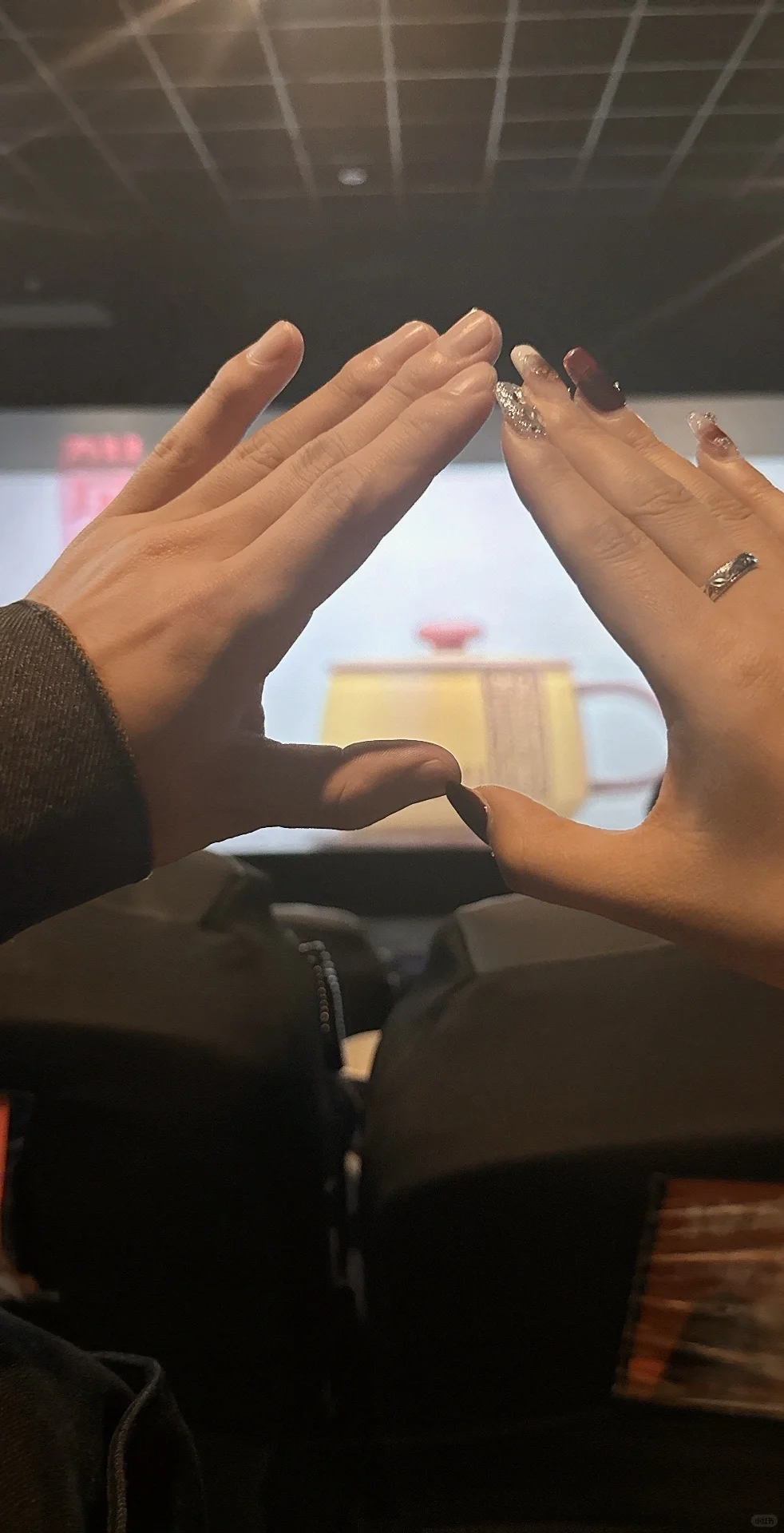 第一次和你一起看电影，散步！