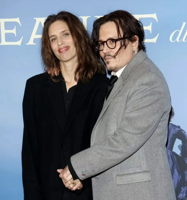 麦温和强尼戴普宣传新电影