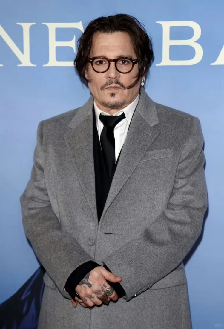 麦温和强尼戴普宣传新电影