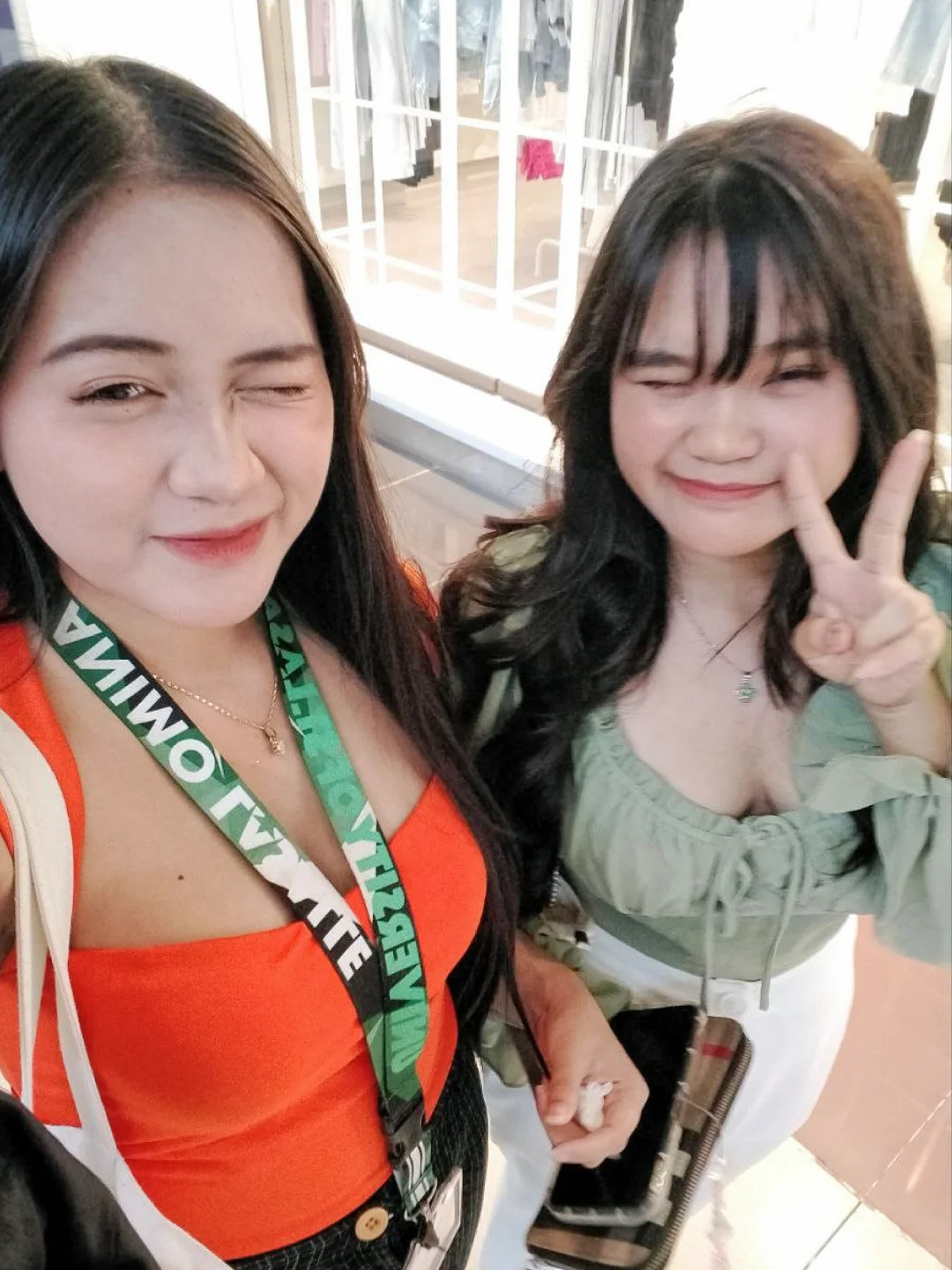 我是来看排球电影的！🏐 🎥