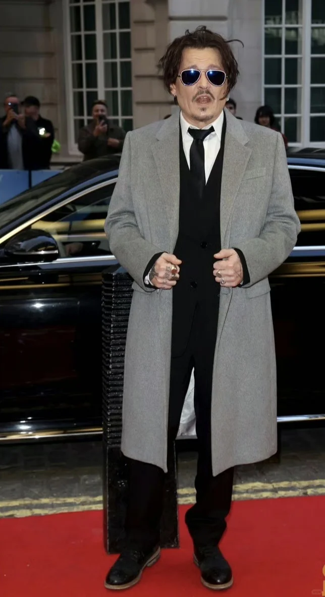 麦温和强尼戴普宣传新电影