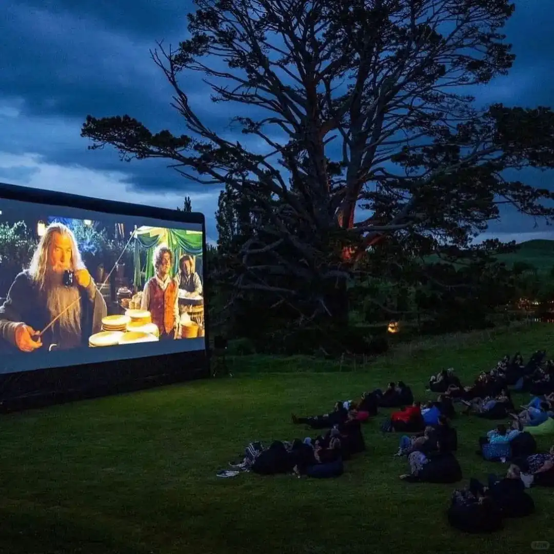 露天电影：星空下，享受不一样的观影体验