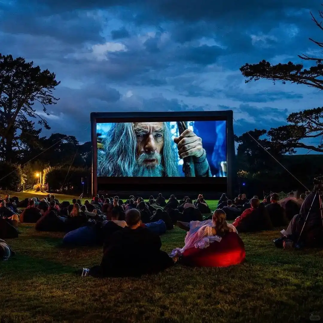 露天电影：星空下，享受不一样的观影体验