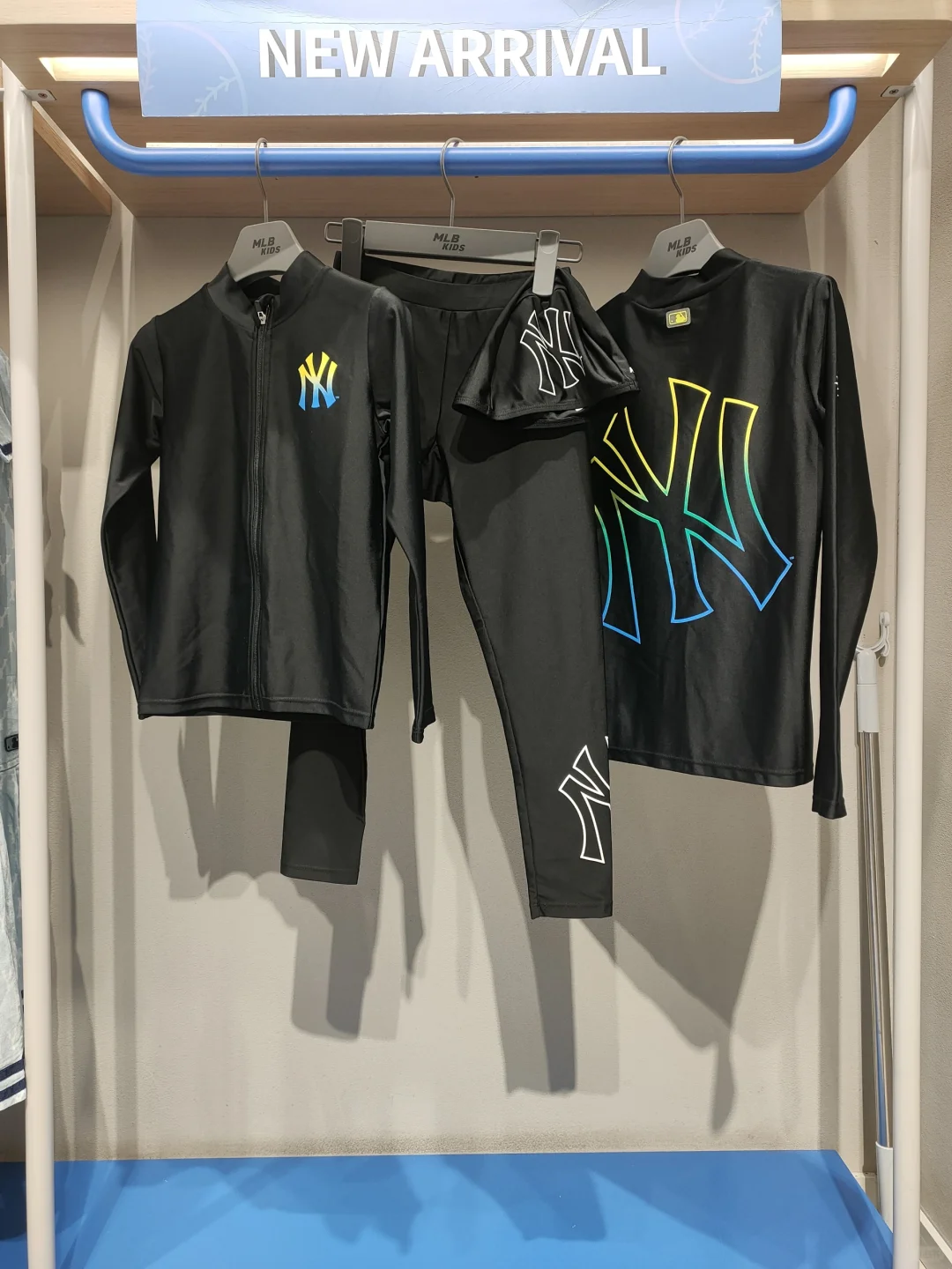 MLBkids 防晒泳衣☀️