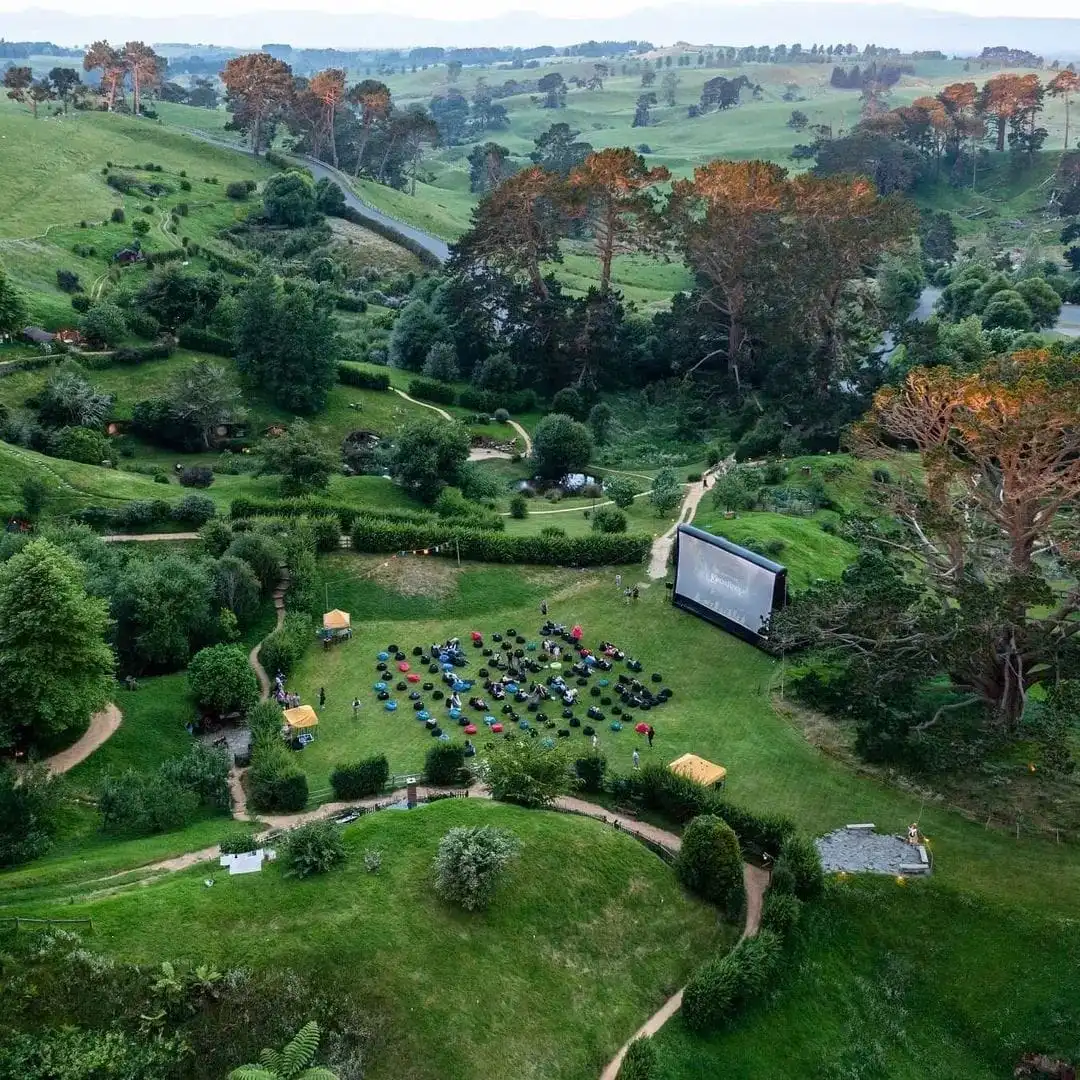 露天电影：星空下，享受不一样的观影体验