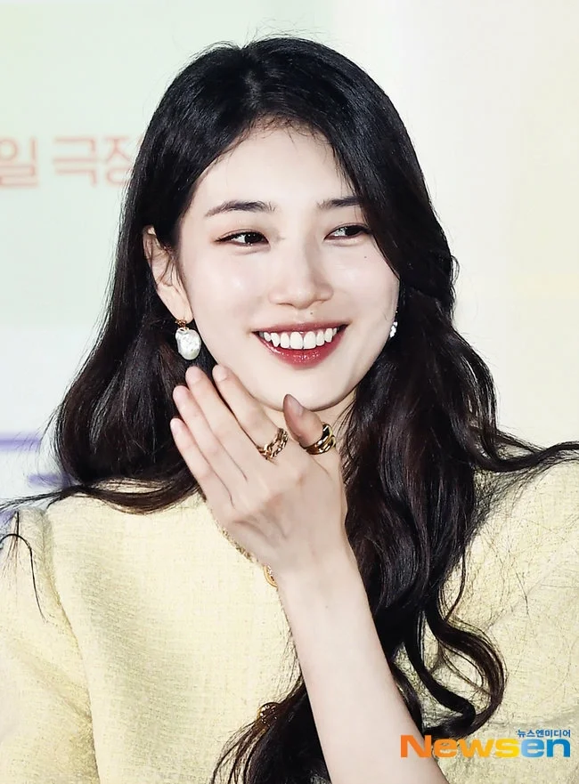 秀智 今日电影试映会新闻图 谁又被美晕了