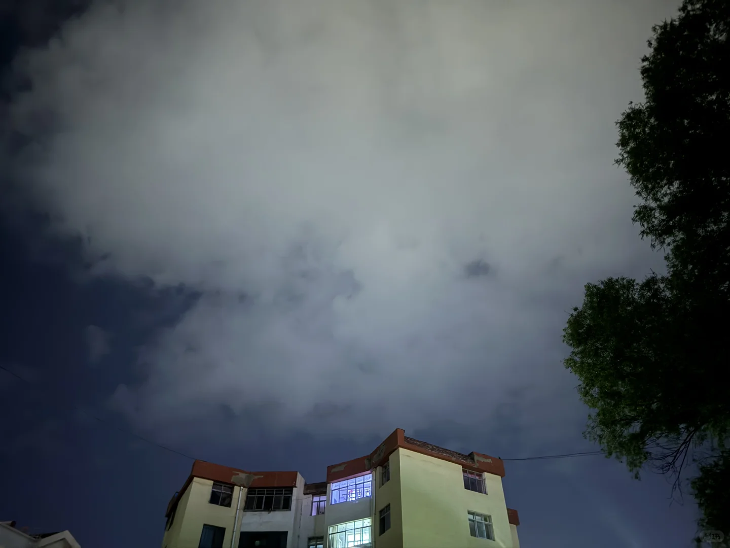 儿时看露天电影的感觉🎬