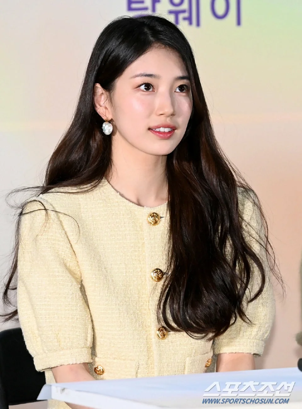 秀智 今日电影试映会新闻图 谁又被美晕了