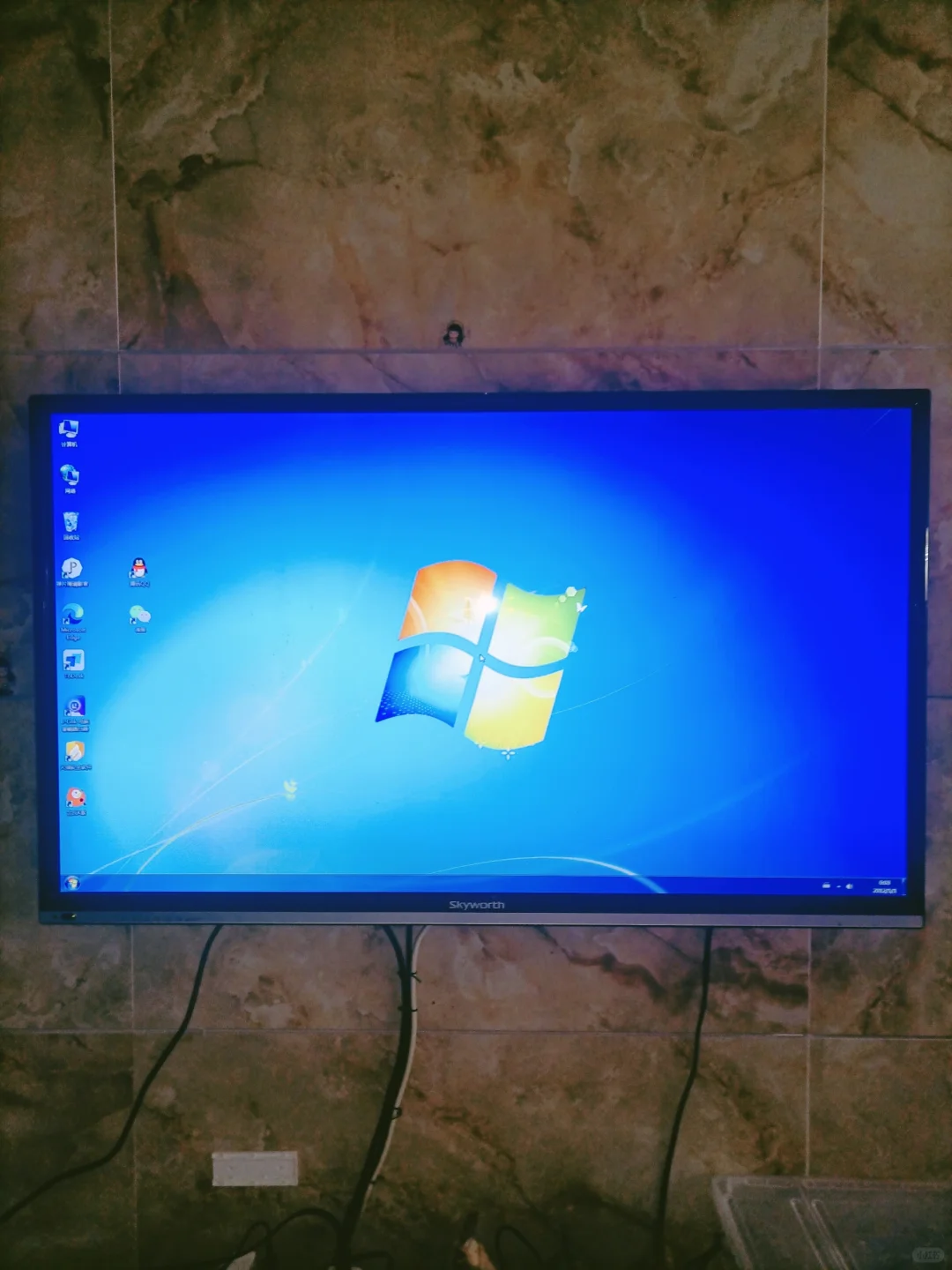 抠到极致：一台电脑万部好剧，免费看！