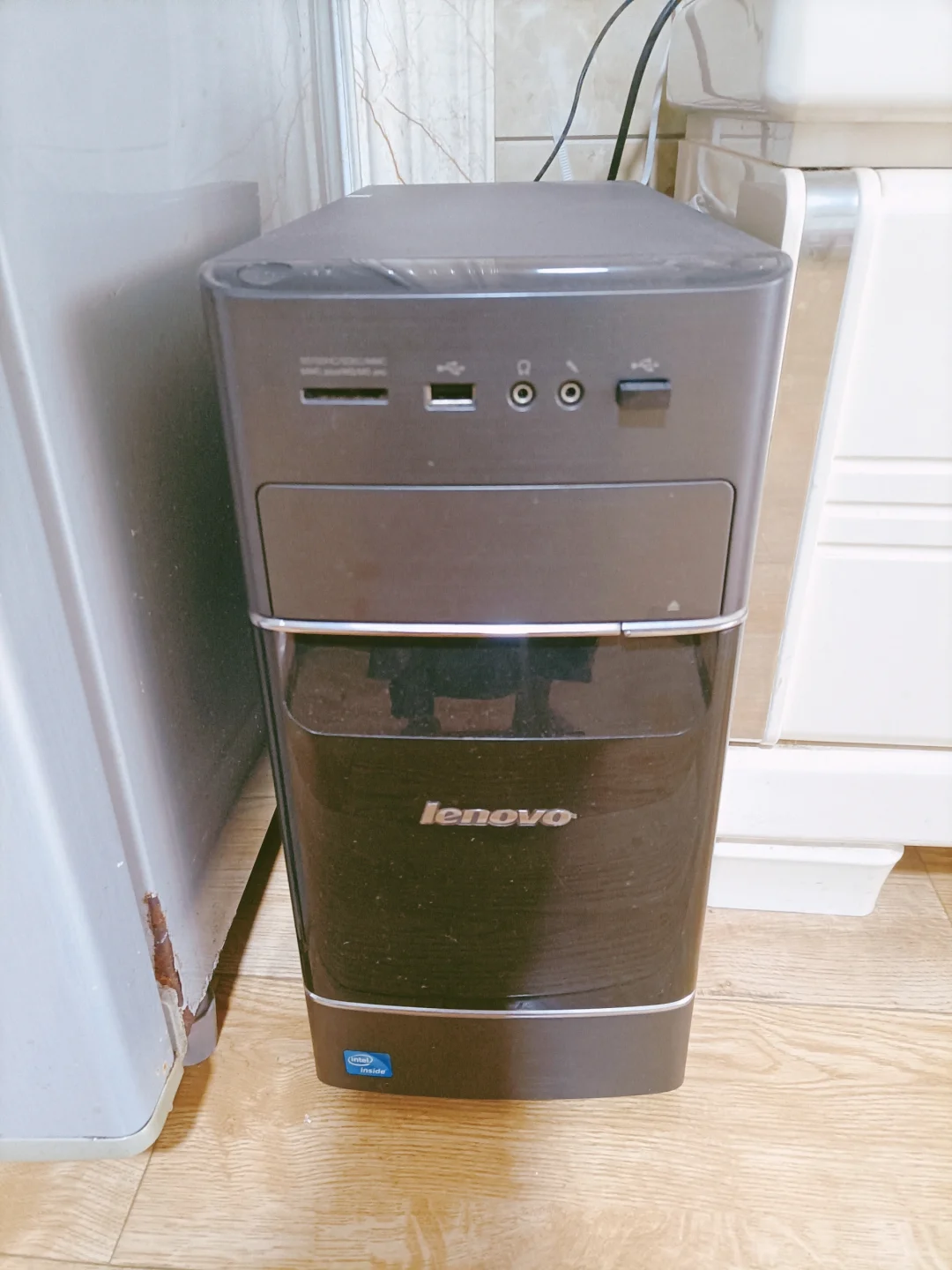 抠到极致：一台电脑万部好剧，免费看！