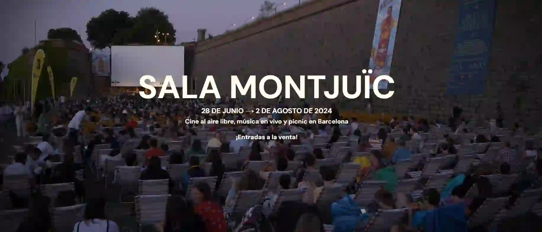 在巴塞罗那看一场浪漫的户外电影吧🎬