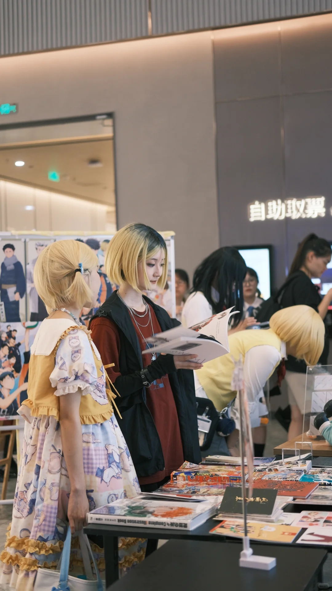 音驹二传怎么跟乌野经理一块看大电影！