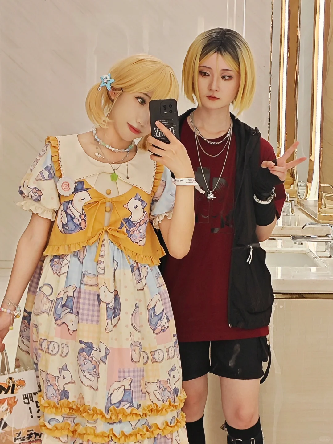 音驹二传怎么跟乌野经理一块看大电影！