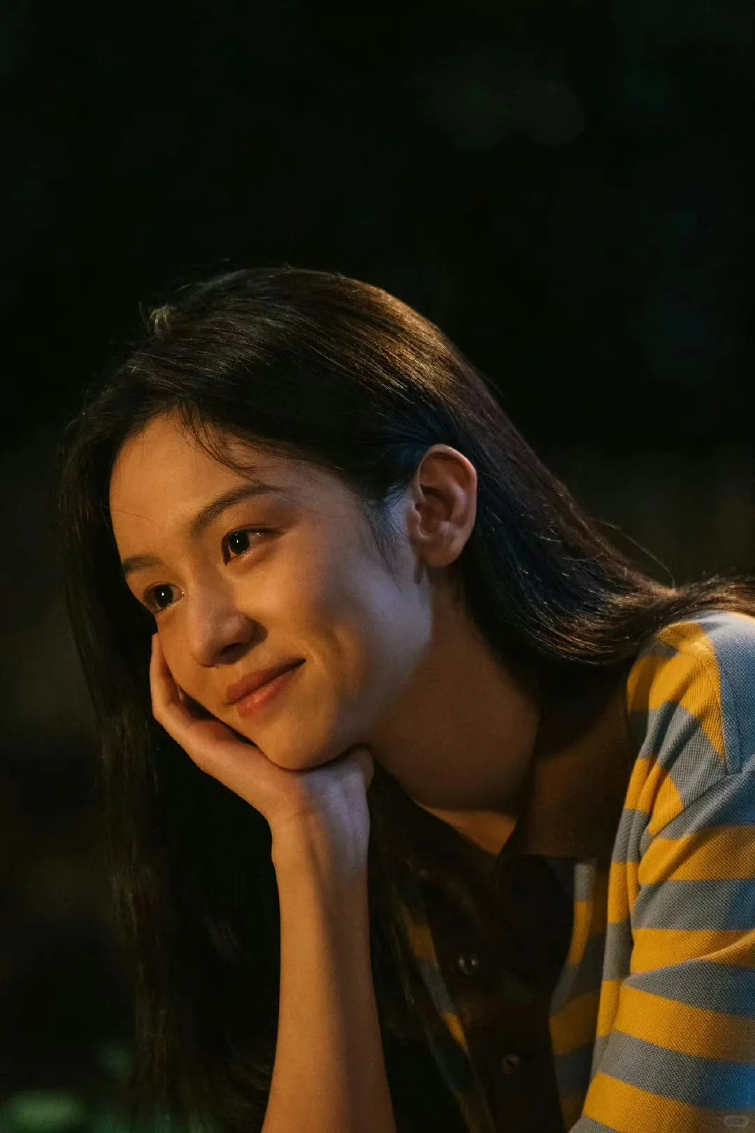 电影《云边有个小卖部》总票房破2亿