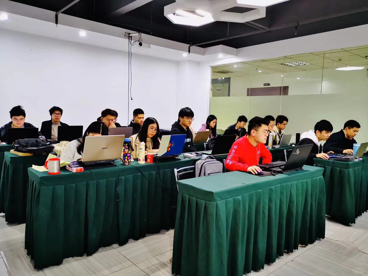 💻🚀泉州软件实训，设计 电商 编程！