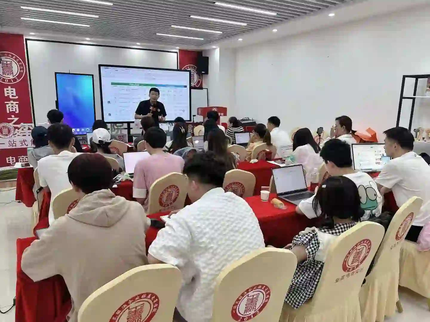 小白能不能学习电脑办公软件？