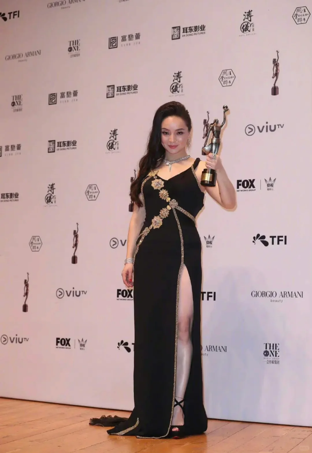 受尽折磨，内地女演员拿影后太难了