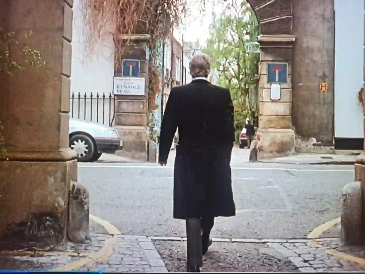 电影里的好衣服。