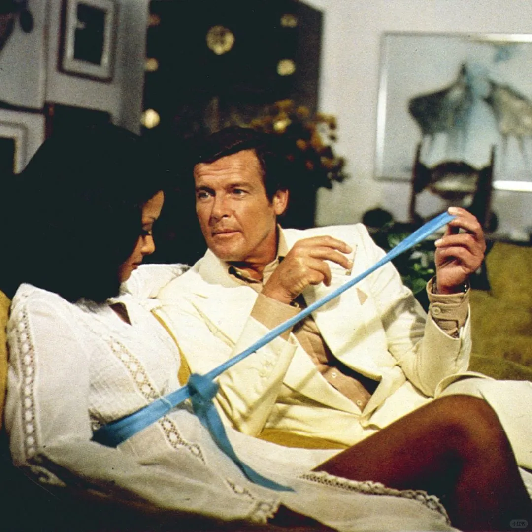 电影截图穿搭vol.154｜🧑🏻‍🚀