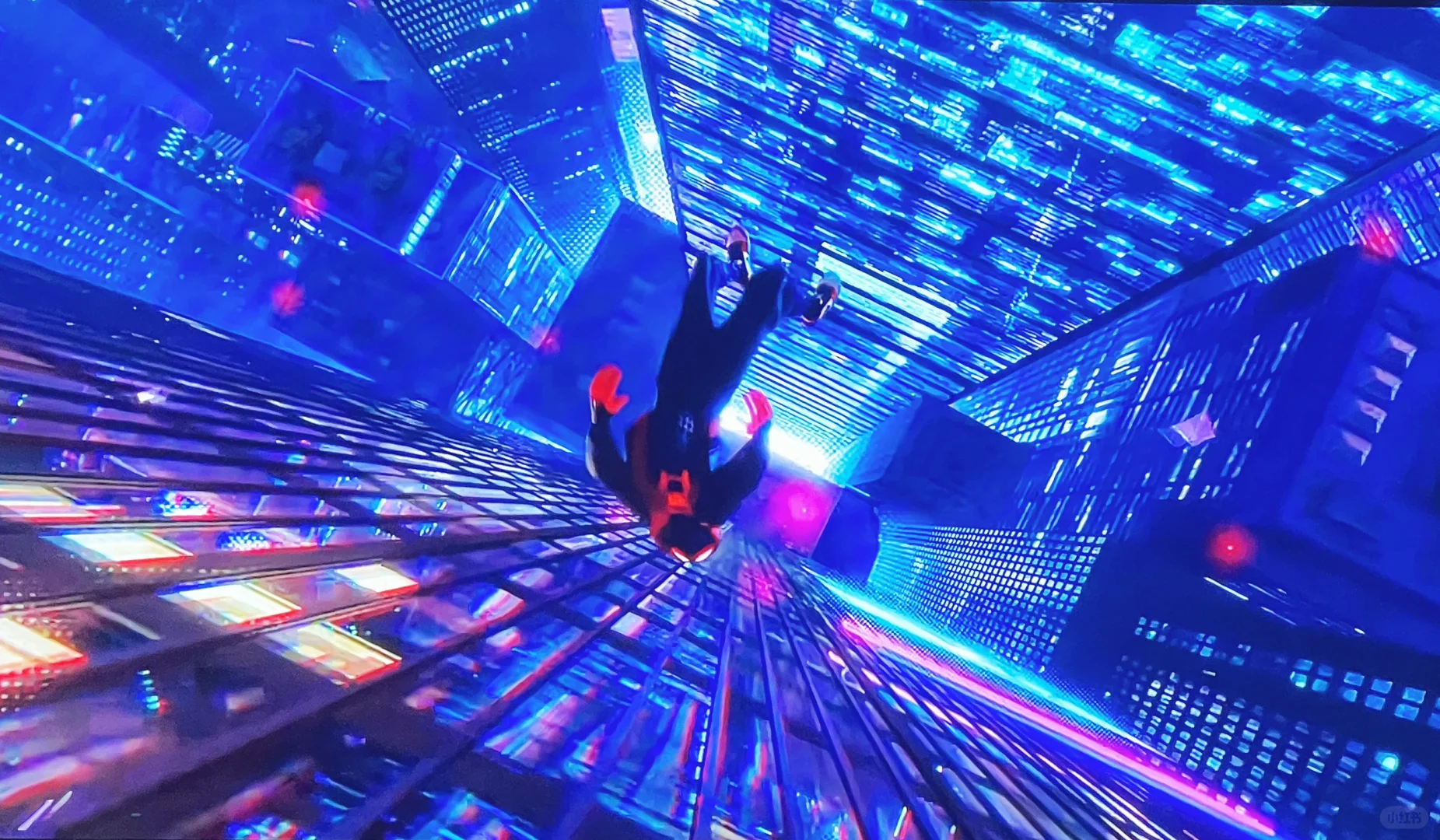 看电影遇到好看画面也会拍，没错就是我了！