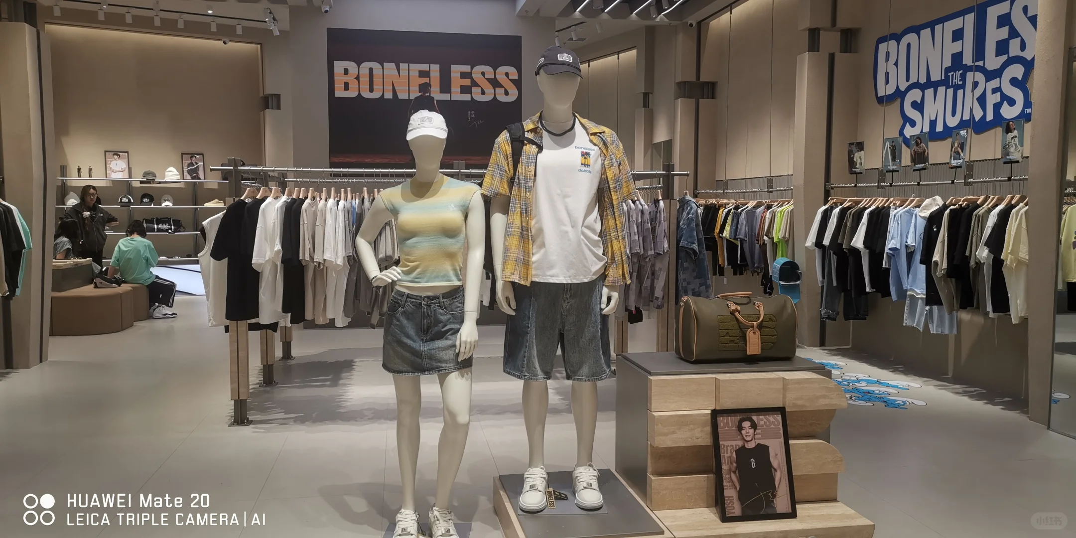 武汉银泰创意城BONELESS分享店铺送电影票