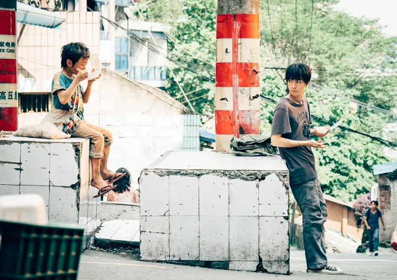 一部有泪有痛又有爱的电影：《野孩子》