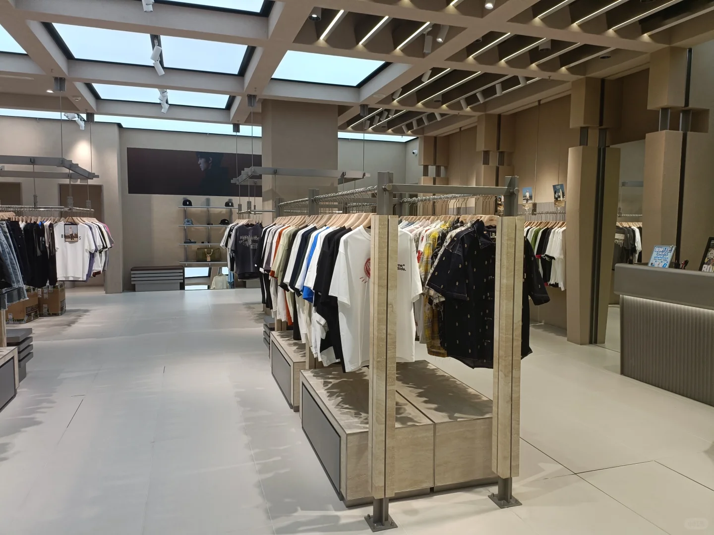 boneless打卡领电影票