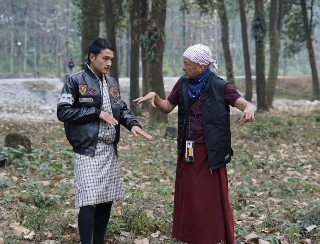 免费观看!宗萨仁波切电影“十字路口的猪”