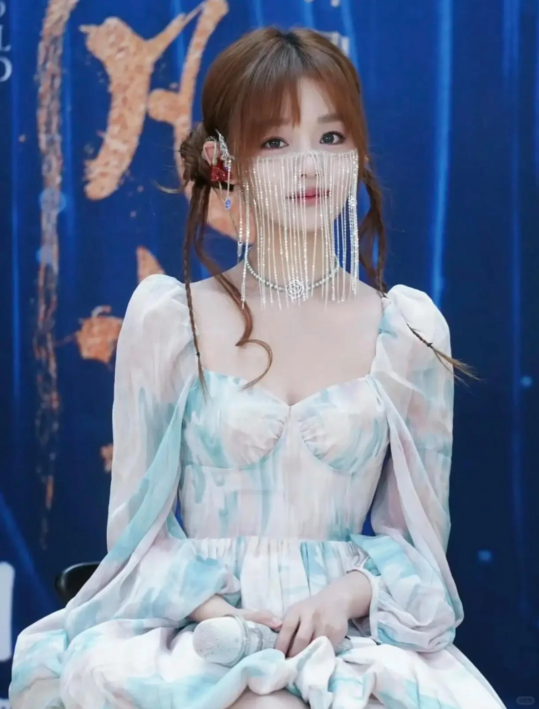 黄霄雲为什么坐轮椅还要为电影<落凡尘>献歌’></p>
<p style="text-align:center;"> <img decoding="async"  src="https://img.bim99.cn/ssd/ssd4/103/2024-07-11/103_31eb3e7fd80b0d92f5269eea0f49c26d.webp" alt=