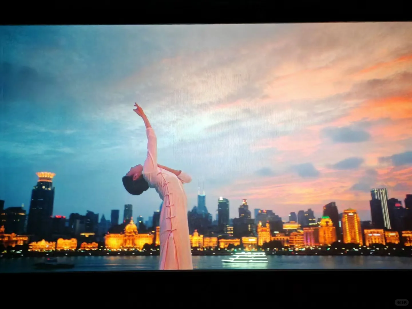 是电影?是舞剧?是舞台记录片?是电波呀!