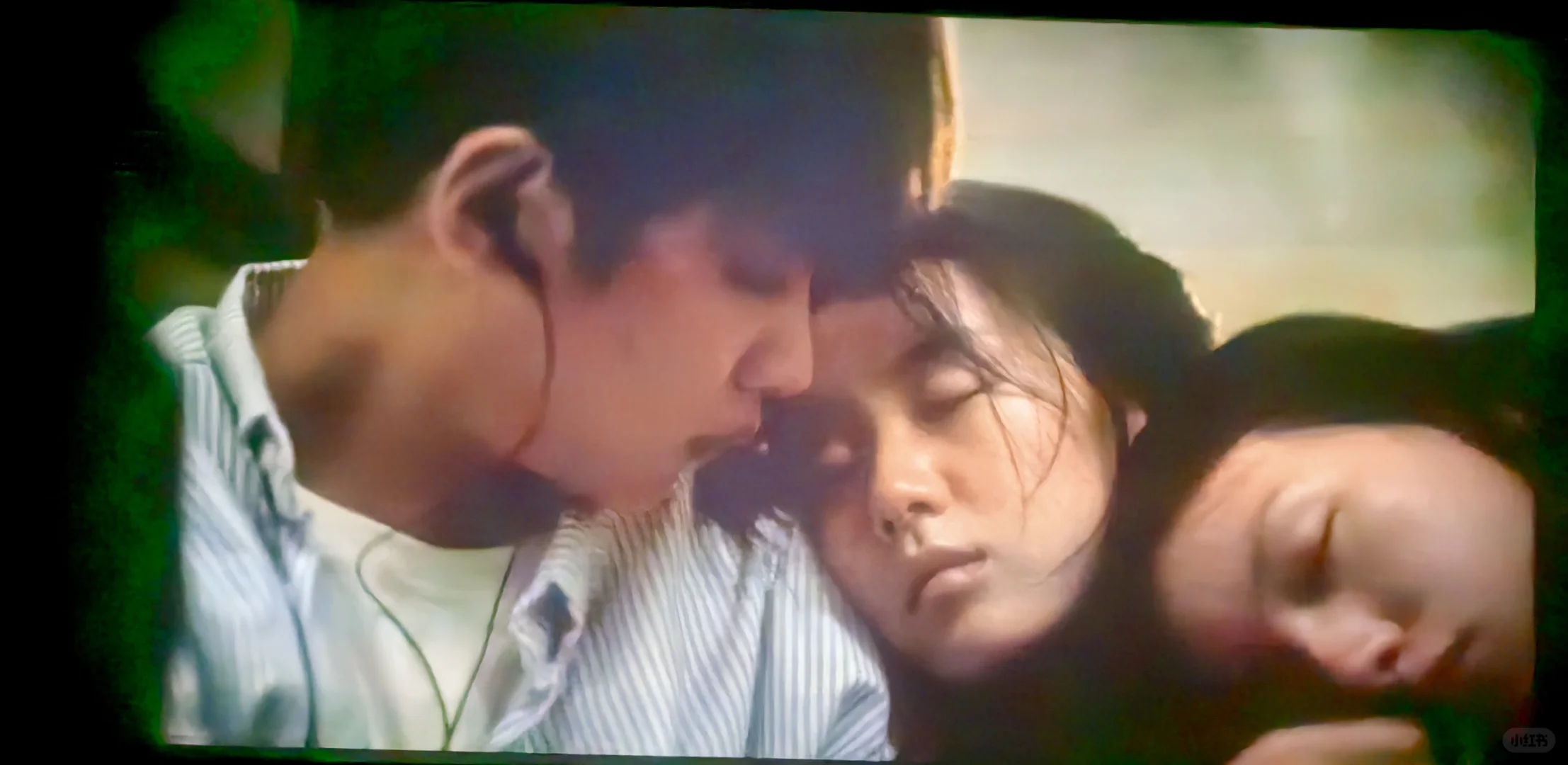 沙漏电影让我如坐针毡,如芒在背,如鲠在喉