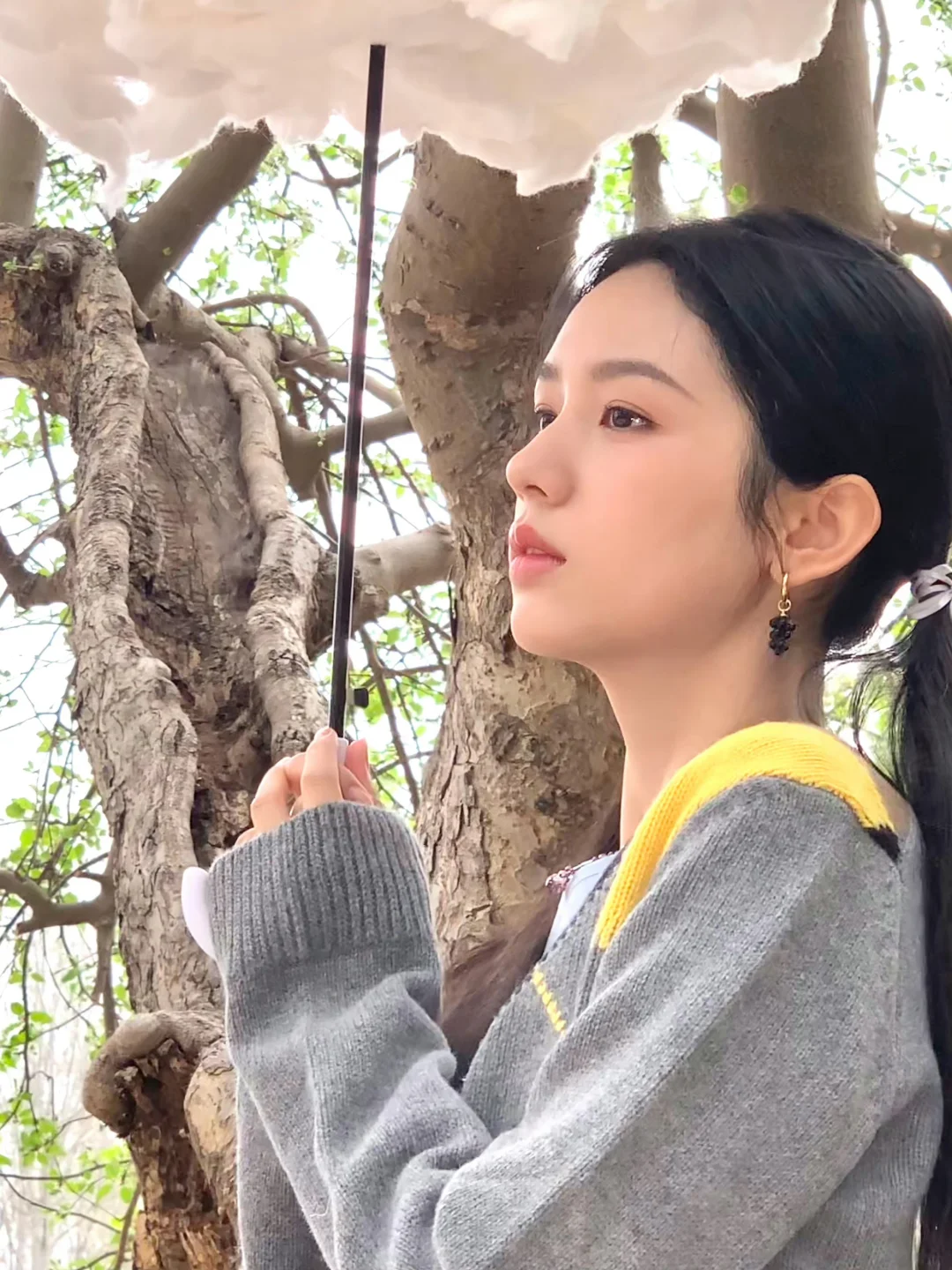 一起去电影院看也也吧！