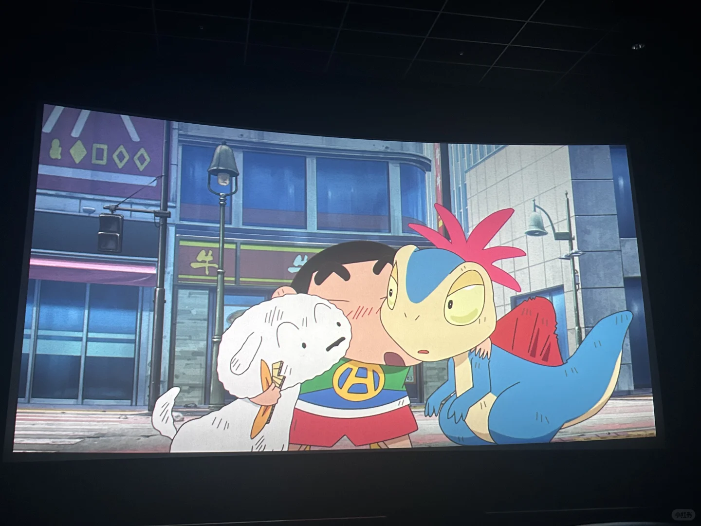 抢先看咯小新恐龙🦕电影（＾_＾）~