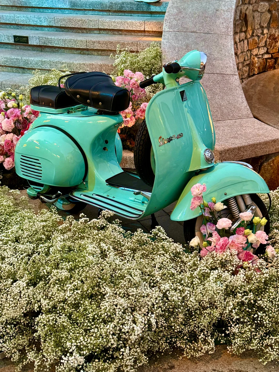 不要门票！老爷车里看电影🎞️好浪漫！