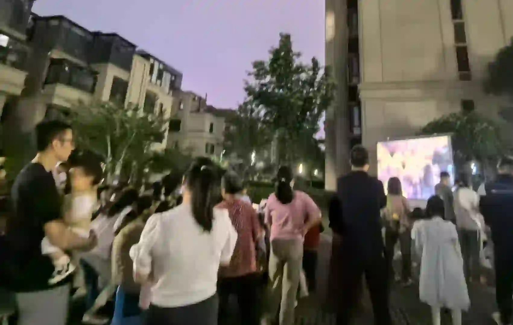 你多久没有看过露天电影了？