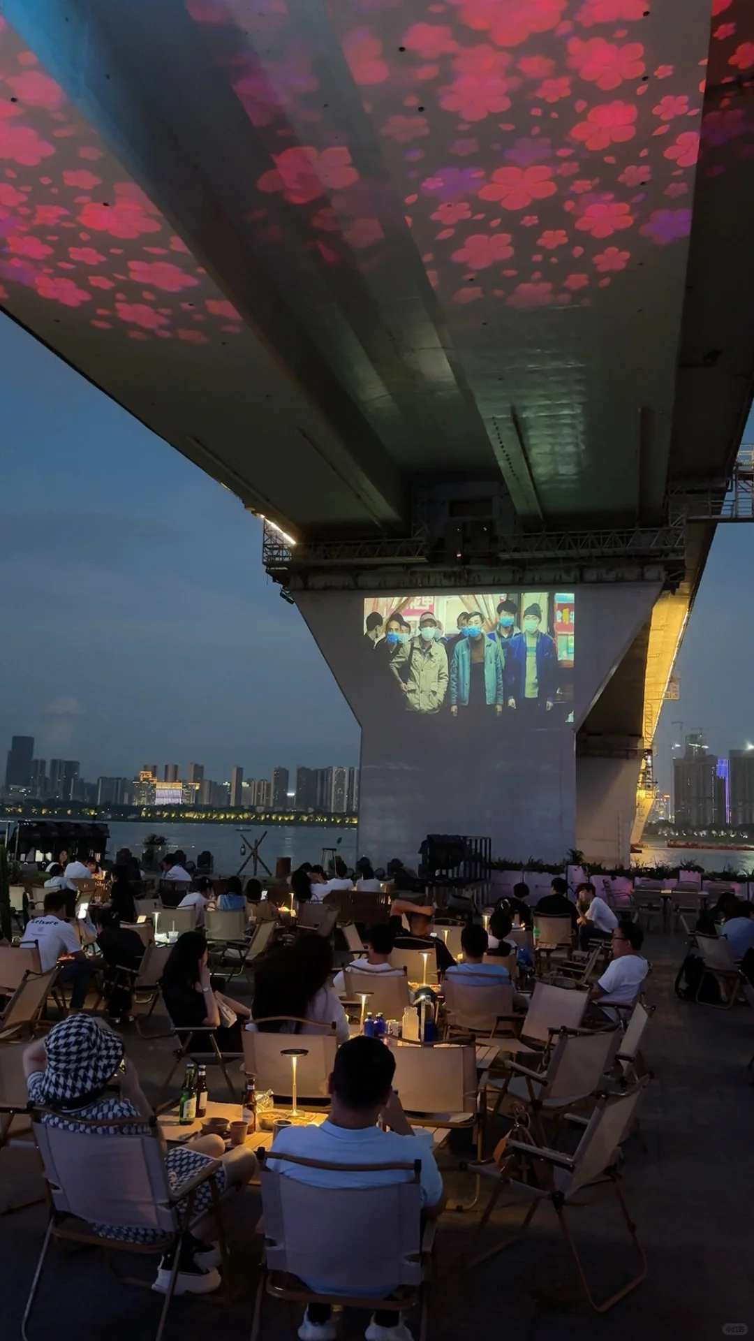 江遇下周电影预告来喽!