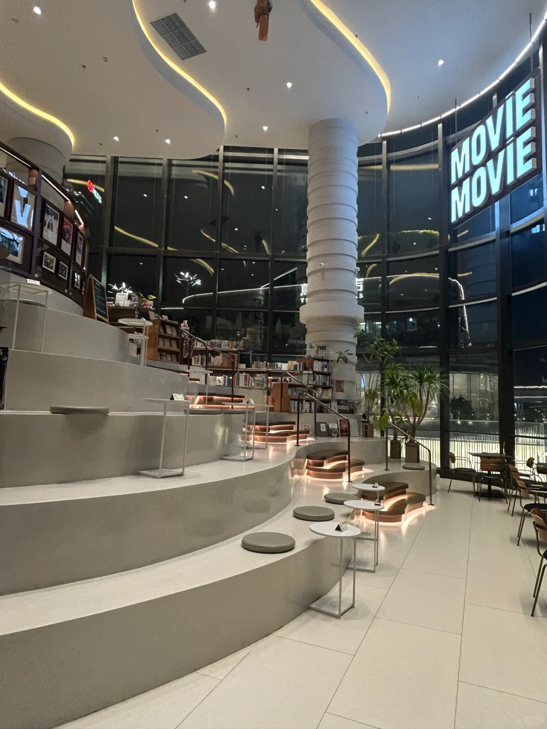 谁家看电影送这么多周边啊?