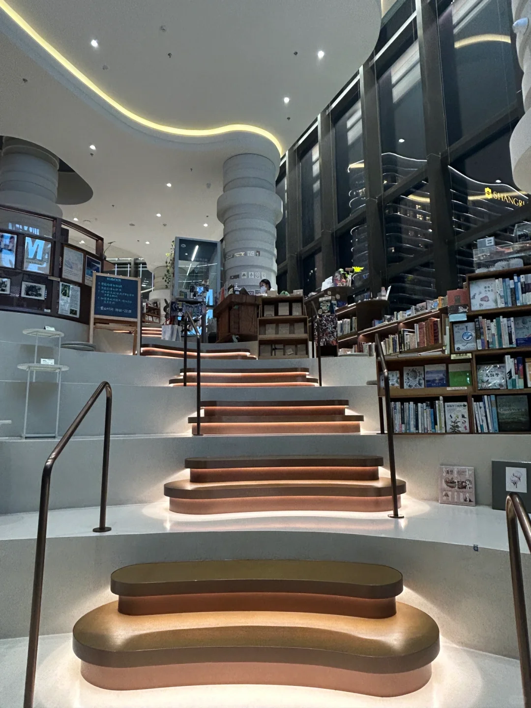 谁家看电影送这么多周边啊?